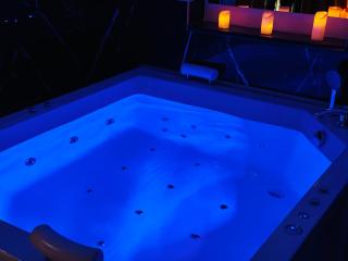 Hedonist Spa Jacuzzi Sarajevo - Sarajevo - 2