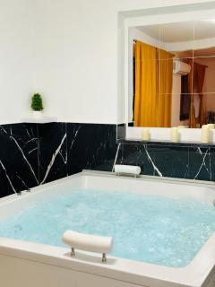 Hedonist Spa Jacuzzi Sarajevo Free parking - Sarajevo - 5