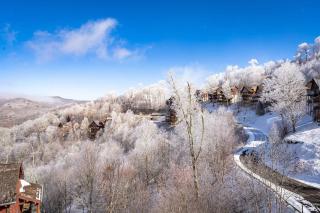Views ~ Hot Tub~ 2 Decks~Pool Table~GameRoom~Cabin - 8