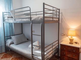 Holiday home in Malaga with private pool - Cuevas Bajas - 4