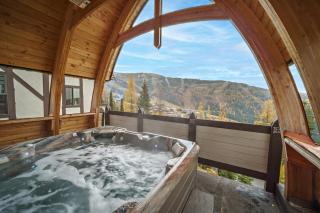 European Schweitzer Mountain Chalet with Hot tub - Sandpoint - 9