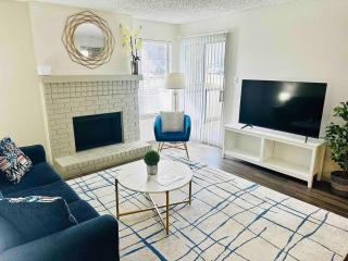 Trendy 1BR Apartment in SoLA, 5-Minute Drive to Downtown - Austin - 9