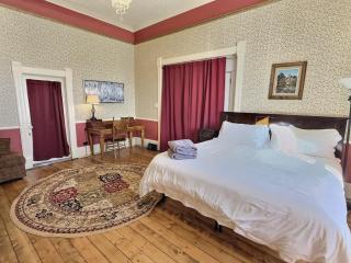 Gem Palace with Hot Tub Sauna - 9