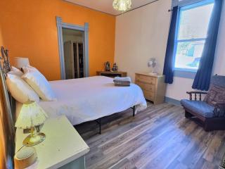 Gem Palace with Hot Tub Sauna - 7