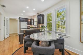 Top Floor - Sun Filled Home - Jacuzzi - Pets Ok - 1