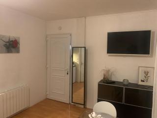 Charming Studio with Balneo Shower, Parking Included - Brétigny-sur-Orge - 4