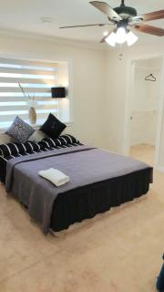 Private cozy room - Surrey - 2