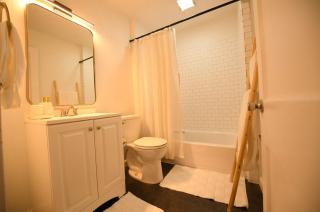 Edgewater Stay on W78th - Cleveland - 8