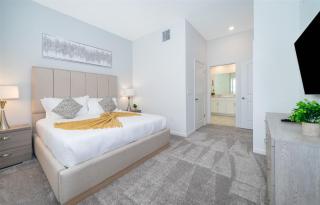 Disney Magic ChampionsGate Resort Town Home 15 min from Disney World, 7 Pools, Gym, Golf, Arcade, Water Park and more! - 1