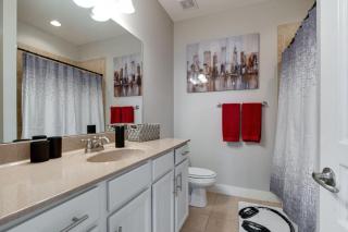 Corner KING - KING size beds Close to Vandy & Broadway - Nashville - 1