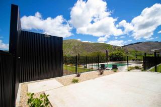 112 The Hangar - Luxury Accomodation - 3