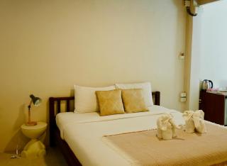 Noi Guesthouse Bed and Breakfast - 3