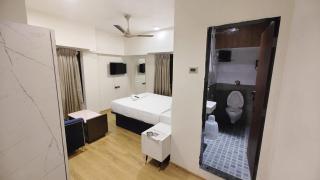 4 Points Lodging & Boarding - Pune - 5