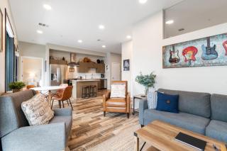 Illume New Modern downtown Views with a Pool - Nashville - 9