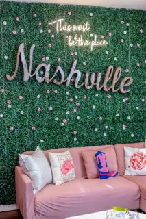 Pink Party Nashville-Near Music Row free parking - Nashville - 4