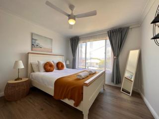 Sunny Shores House with Private Pool Pet Friendly - Lake Illawarra - 3