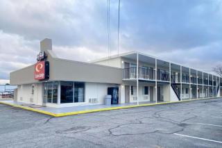 Econo Lodge Airport - 5