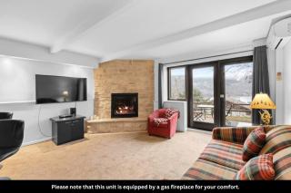 Classic Swiss Condo with Views of Mont-Tremblant - Mont-Tremblant - 9