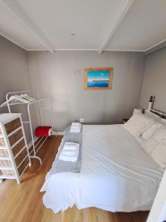 Mons Pes in Lakeside - Kaapstad - 1