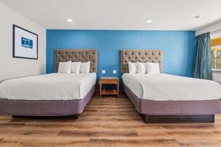 Econo Lodge Inn & Suites Sealy - 0