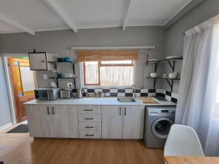 Mons Pes in Lakeside - Kaapstad - 7