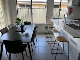 Luxury 4 bedroom house in Wellard only 30 minutes from Perth City - Wellard - 7