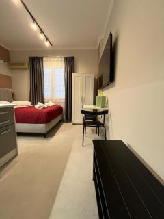 Iris Suite kondrigktonos - Athens - 3