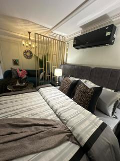 Designer Apartment- Self Check-in -Eiffle view- Bahria Town - Lahore - 6