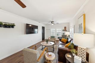 Silos and Stadium Family Oasis Awaits home - Waco - 1