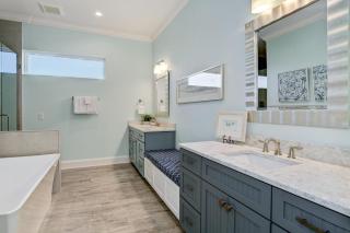 Bayfront Retreat - 3