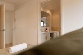 Heated magnesium pool, MTB, family & dog friendly - St Helens - 8