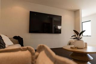 Heated magnesium pool, MTB, family & dog friendly - St Helens - 2