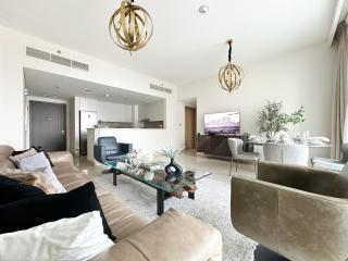 Trophy Lux 2BR Creek Harbour Suites with Iconic Burj Khalifa Views - 8