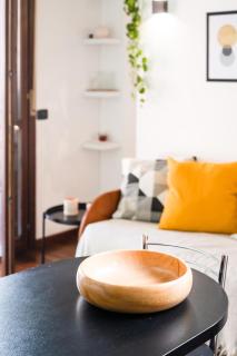 Bright and Quiet home with Terrace - M3 Lodi 10min - Milan - 2