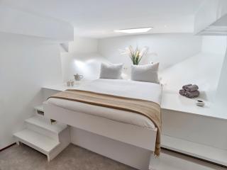 Your Houseboat Amsterdam - 8