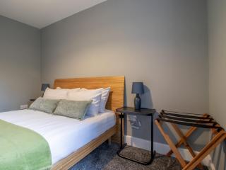 Happy Haven Home, West End - Pass the Keys - 5