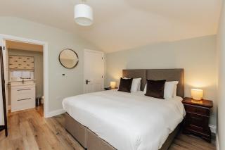 Home Farm Holiday Homes - Sleeps 26 - Nuneham Courtenay - 4
