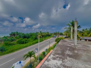 Ocean Wave Hikakduwa - 4