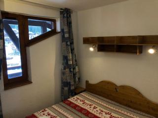 **Appartement T3 skis aux pieds avec balcon, parking et ski-casier, idéal pour skieurs !** - FR-1-513-18 - La Tania - 8