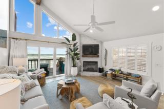 Oceanfront Escape A Coastal 3Br-2Ba Retreat With Stunning Views - New Smyrna Beach - 0
