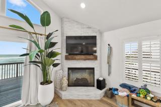 Oceanfront Escape A Coastal 3Br-2Ba Retreat With Stunning Views - New Smyrna Beach - 7