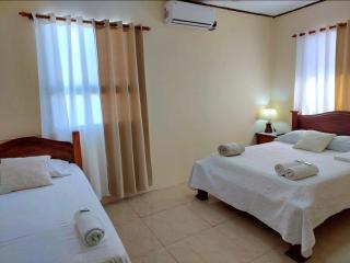 Casa del Pacífico en Puntarenas Centro con parqueo - Puntarenas - 1