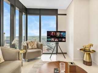 Lux Apartments in BusinessBay, Canal views, Great Location - Dubai - 3