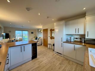 Gwel Y Bae-2 Bed-en-suite-Lift-Pet friendly - 2