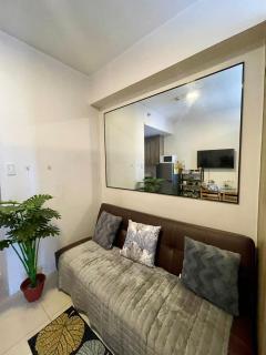 Fame Residence Retreat Cozy 1BR with Balcony - Manila - 8