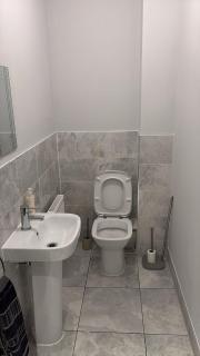 Modern Spacious 3 Bedroom House in Hertfordshire - Borehamwood - 8