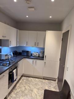 Modern Spacious 3 Bedroom House in Hertfordshire - Borehamwood - 5