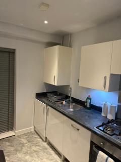 Modern Spacious 3 Bedroom House in Hertfordshire - Borehamwood - 6