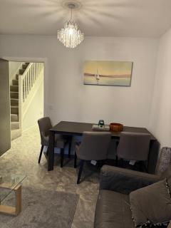 Modern Spacious 3 Bedroom House in Hertfordshire - Borehamwood - 4