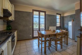Spacious villa over two floors, amazing view and private garden for 10 guests - San Felice del Benaco - 8